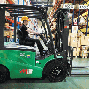 Electric Counterbalanced Pneumatic Tyre 2.5 – 3.5 tons - Image 3