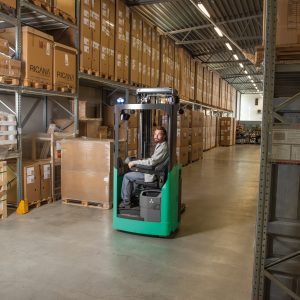 Sit-On Stacker 1.6 – 2.0 ton - Image 4