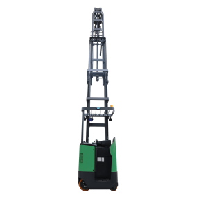 Stand-on Scissor Reach Truck 1.5 - 2.0 tons